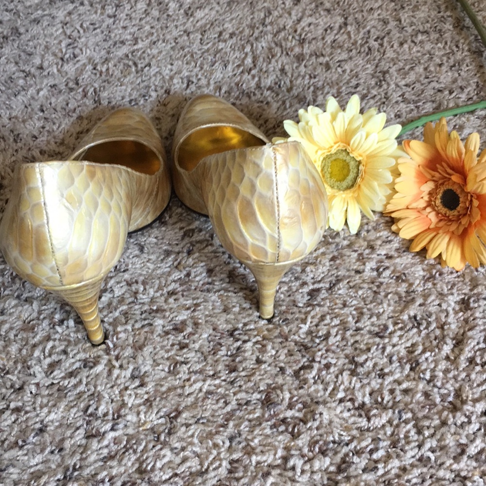 Antonio Melani Neutral Gold Snakeskin Heels - Picture 3 of 4
